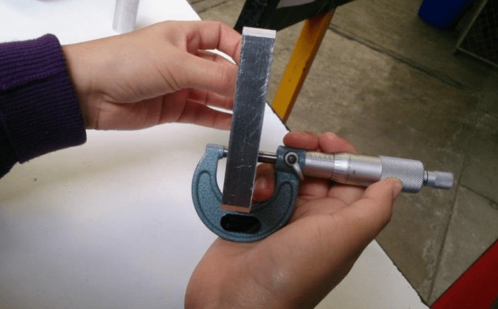 Como usar un micrómetro en piezas sueltas